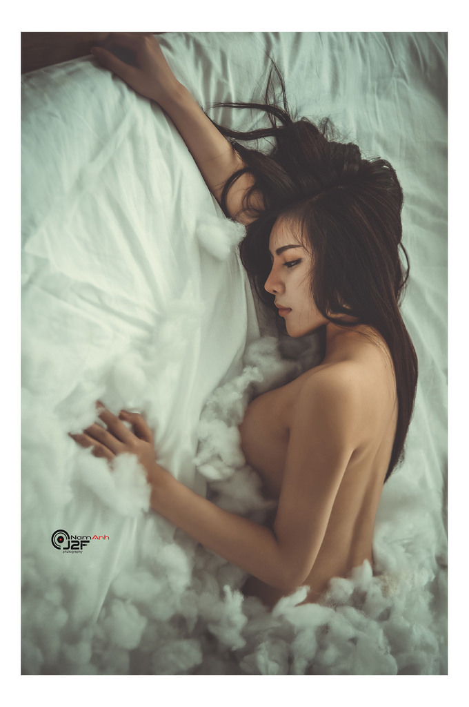 公在厨房扒开腿让我爽了在线观看